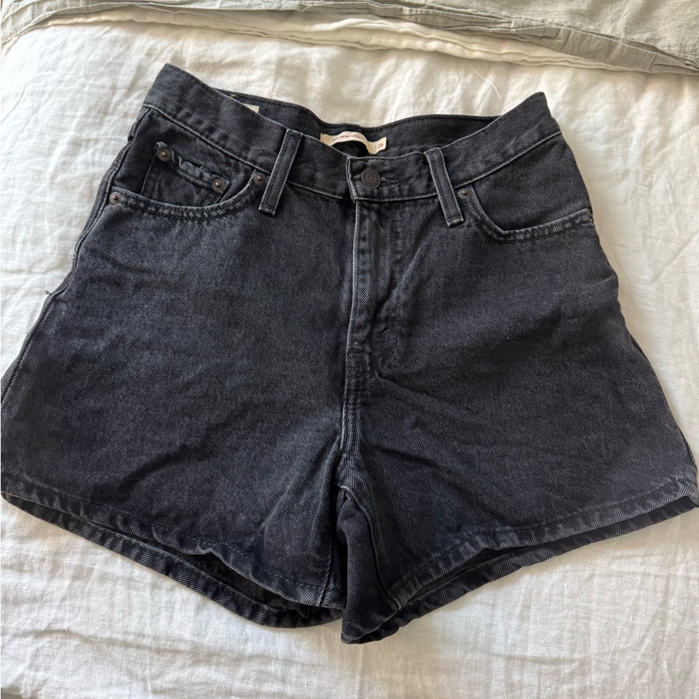 Levis 80s mom shorts